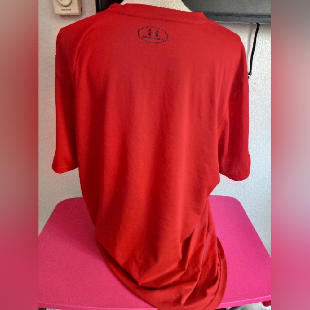 Under Armor t-shirt - Picture 3 of 5